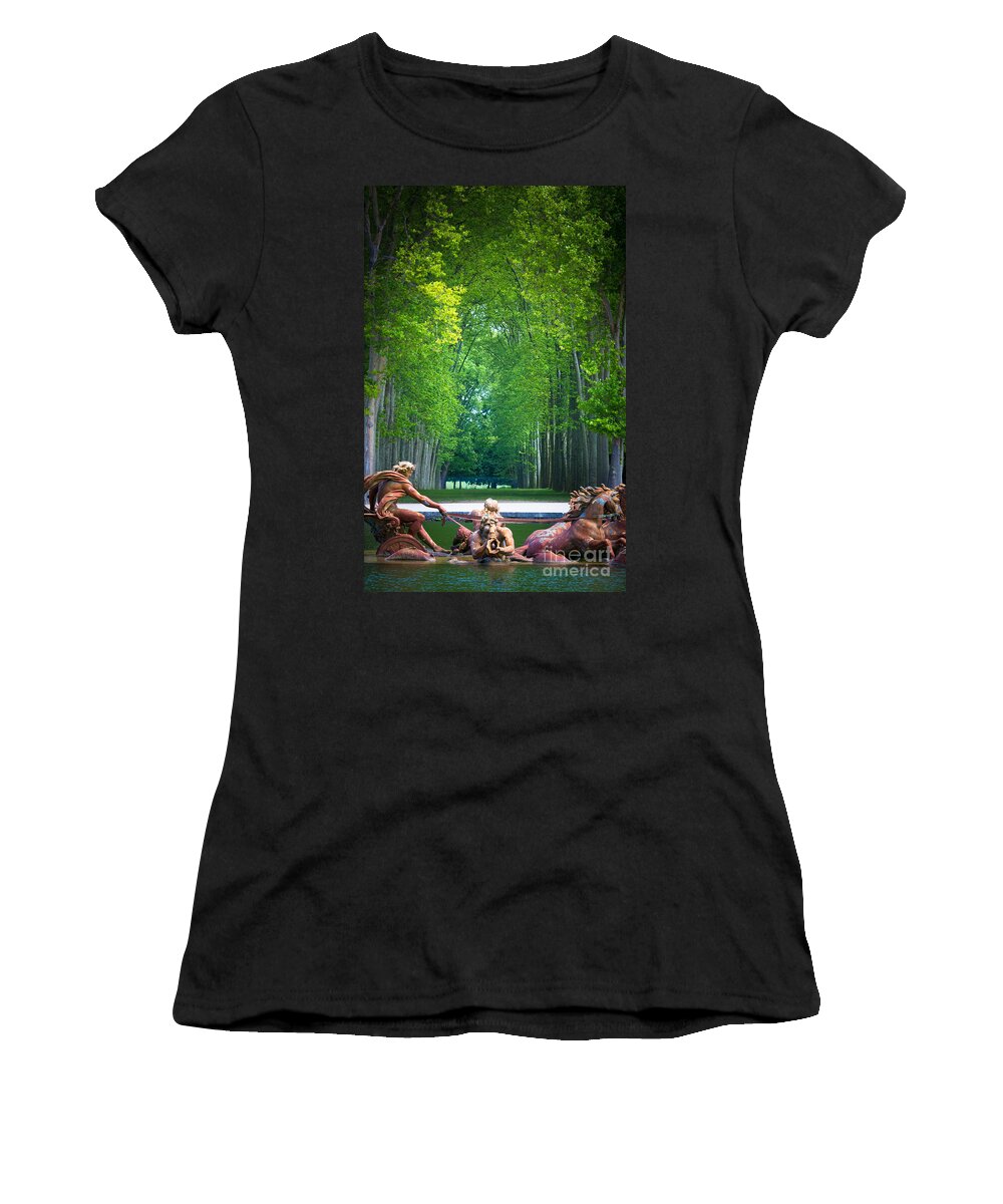 Apollo Women's T-Shirt featuring the photograph Apollo Fountain by Inge Johnsson