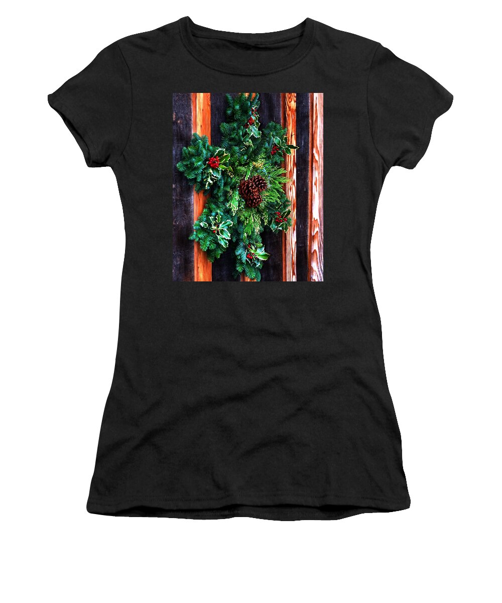 Christmas Women's T-Shirt featuring the photograph Christmas Wreath 20474 by Jerry Sodorff