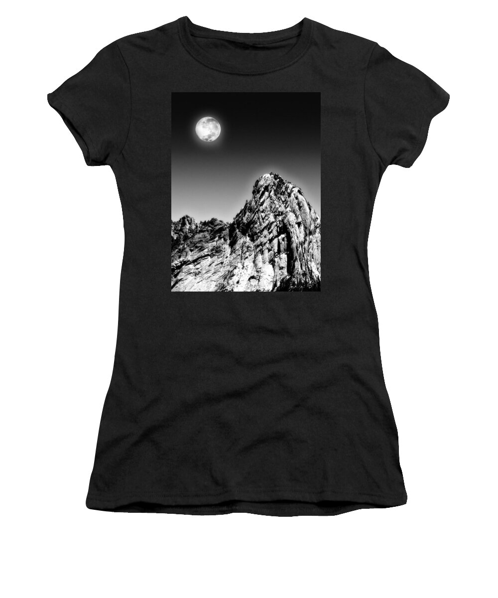 Mountain Women's T-Shirt featuring the photograph Full Moon Over The Suicide Rock by Ben and Raisa Gertsberg