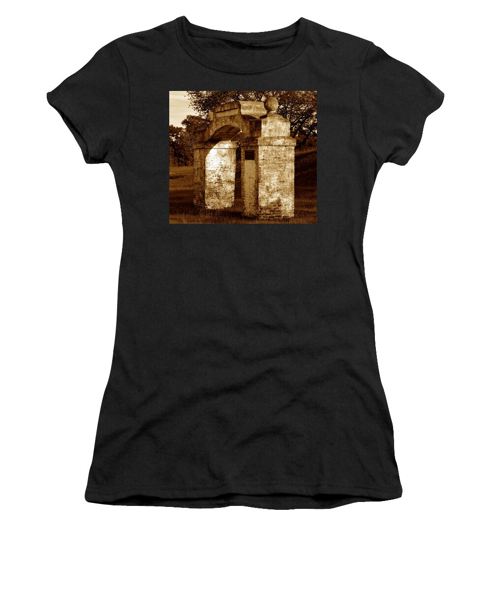 Old City Cemetery Macon Georgia Women's T-Shirt featuring the photograph Gateway to the afterlife by David Lee Thompson