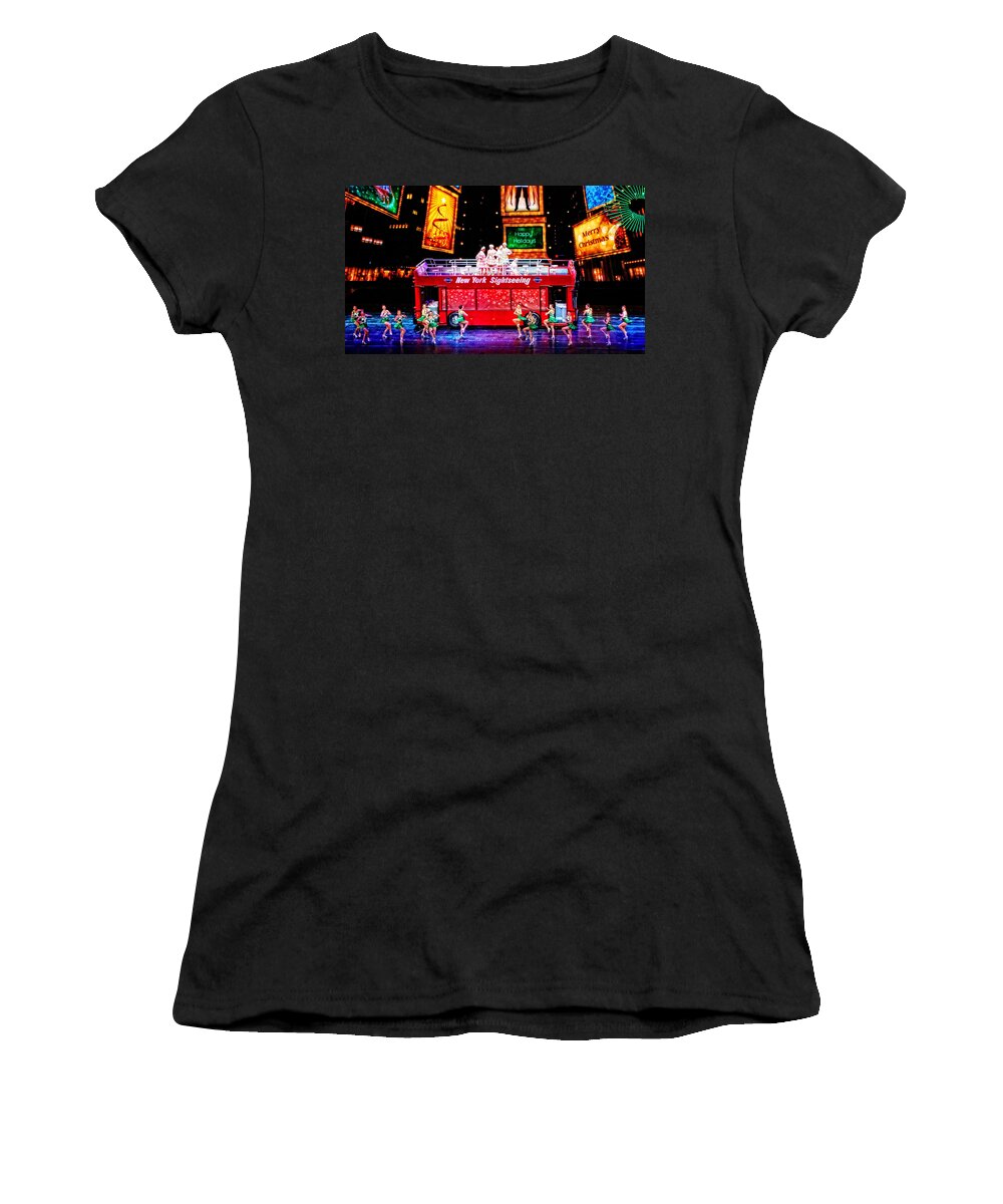 Manhattan Women's T-Shirt featuring the photograph Holiday Sightseeing by Mike Martin