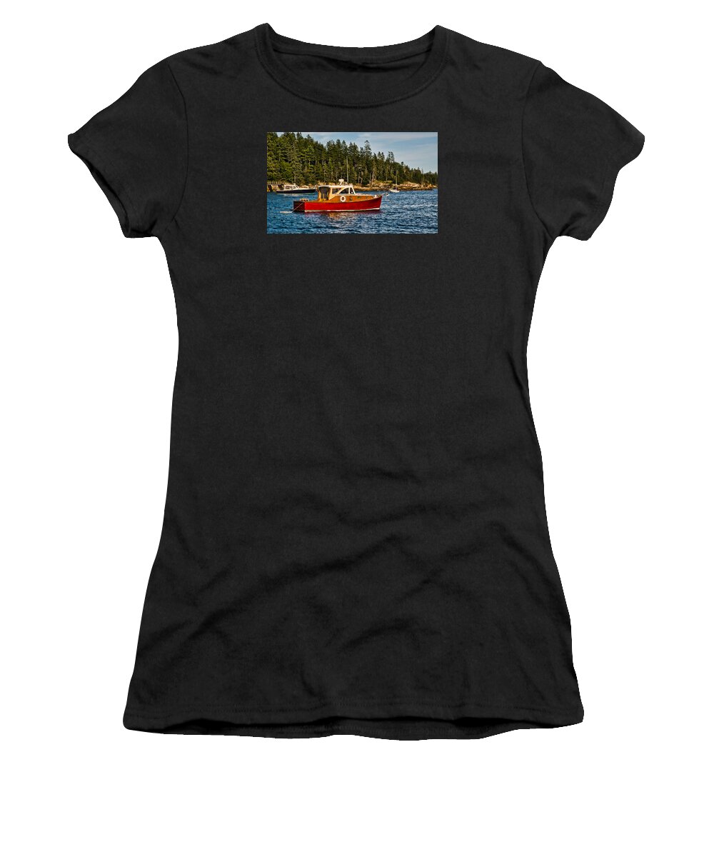 Boating In Maine Women's T-Shirt featuring the photograph New England Vintage Red Cabin Cruiser by Ginger Wakem