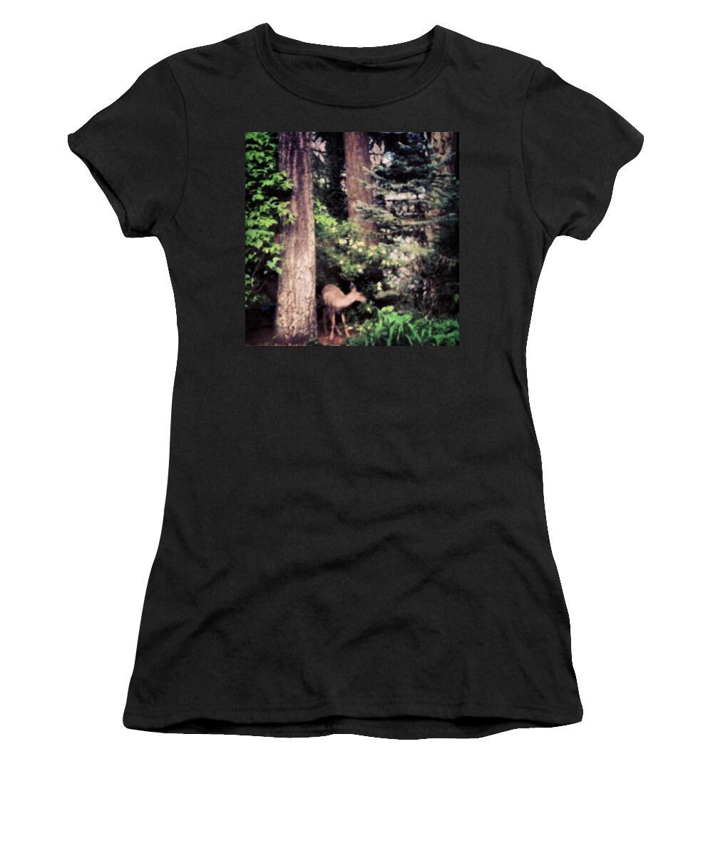 Instanaturelover Women's T-Shirt featuring the photograph #deer In Our Back Yard #cityscape by Anna Porter