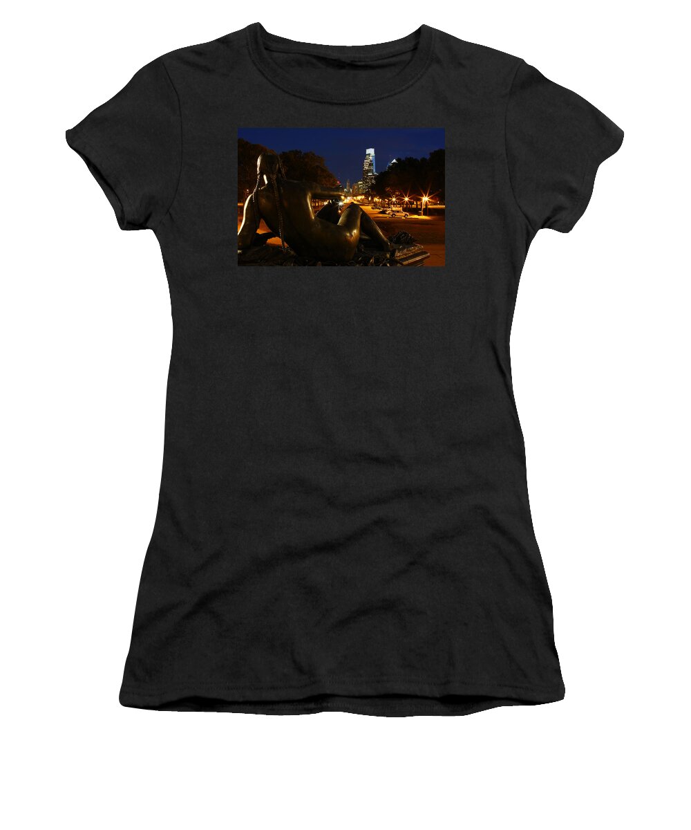 Lee Dos Santos Women's T-Shirt featuring the photograph Fisherwoman Staring at the City - Washington Memorial Fountain - Philadelphia Museum of Art by Lee Dos Santos