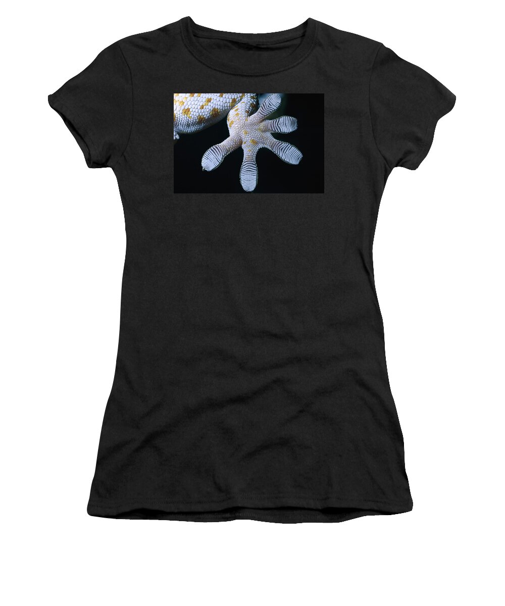 00129470 Women's T-Shirt featuring the photograph Tokay Gecko Foot by Mark Moffett