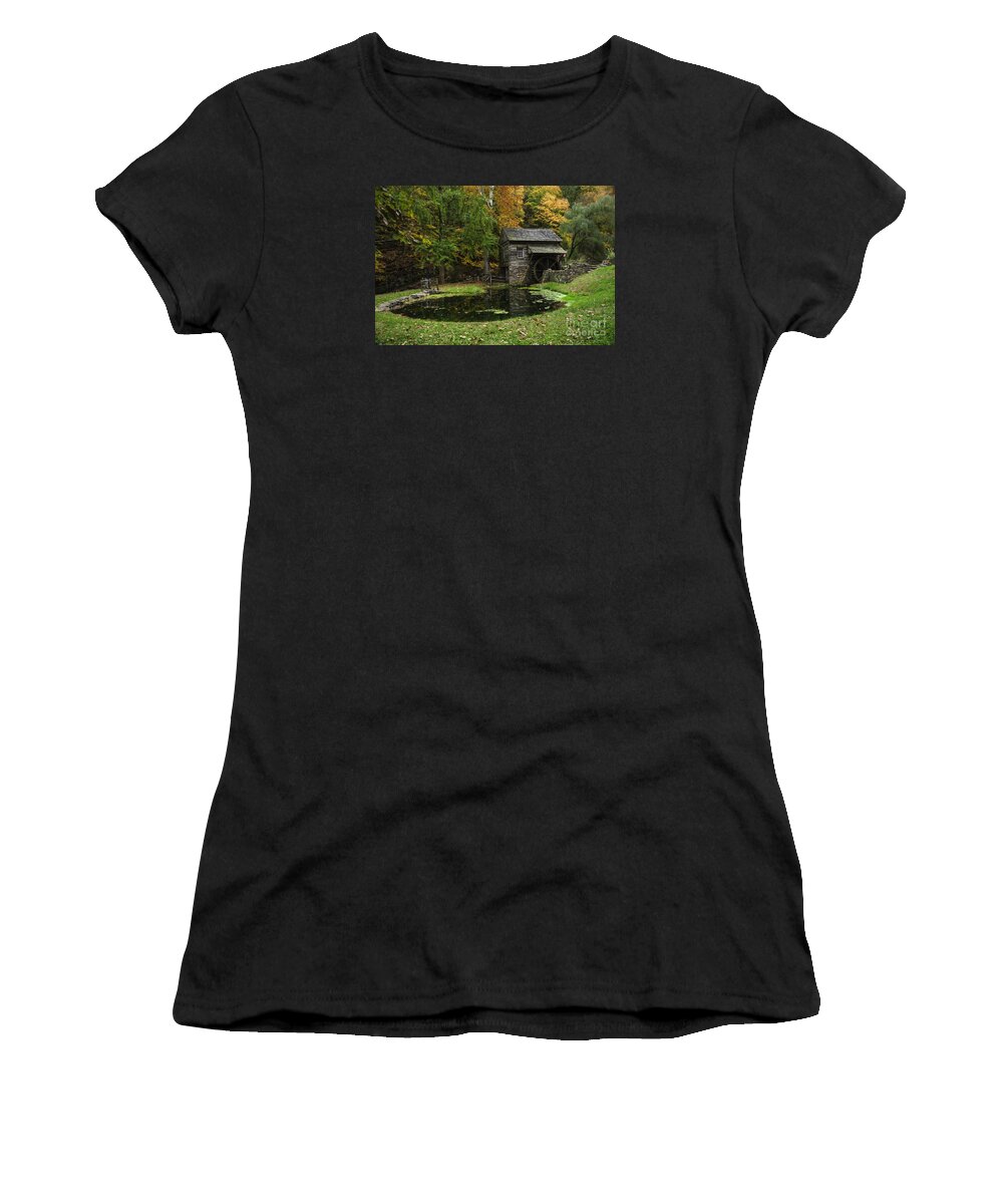 (architecture Or Architectural) Women's T-Shirt featuring the photograph Autumn at Cuttalossa Farm I by Debra Fedchin