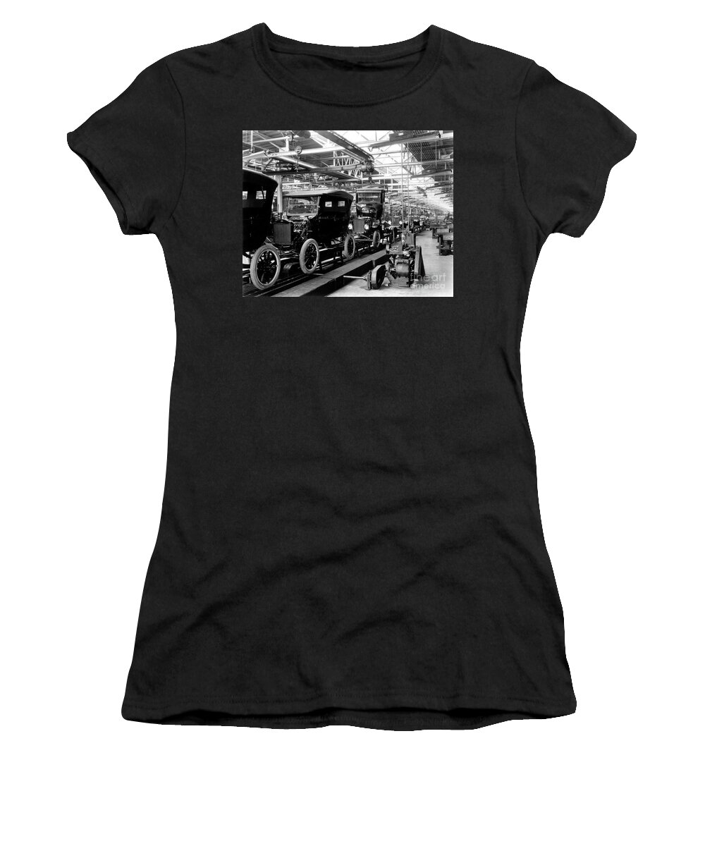 Technology Women's T-Shirt featuring the photograph Ford Model T Assembly Line, 1920s by Science Source