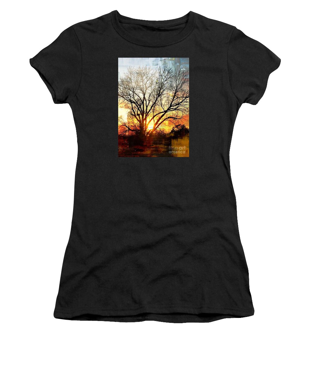 1000 Views Women's T-Shirt featuring the photograph Kansas Sunset by Jenny Revitz Soper