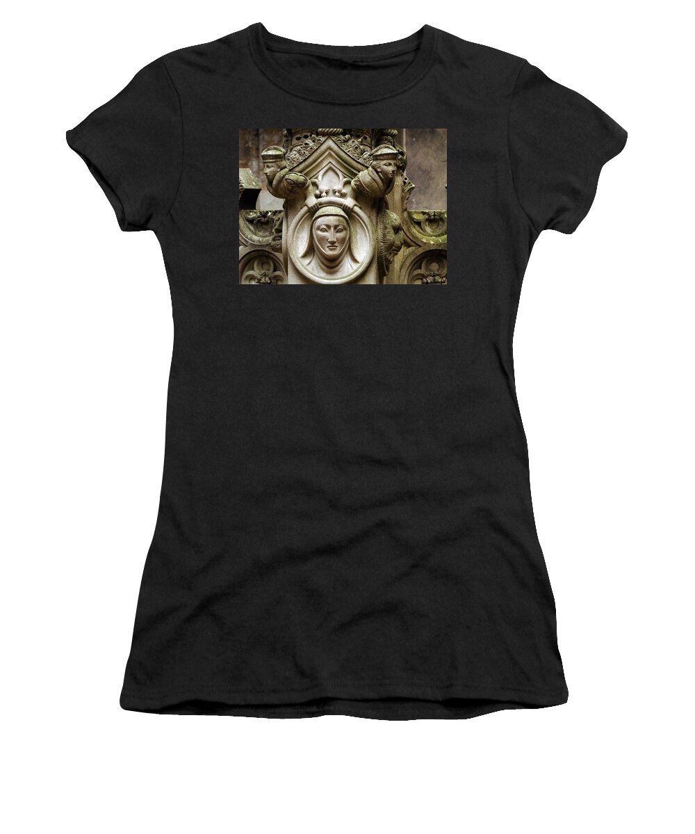 Travel Women's T-Shirt featuring the photograph Linlithgow Courtyard Fountain by Richard Thomas