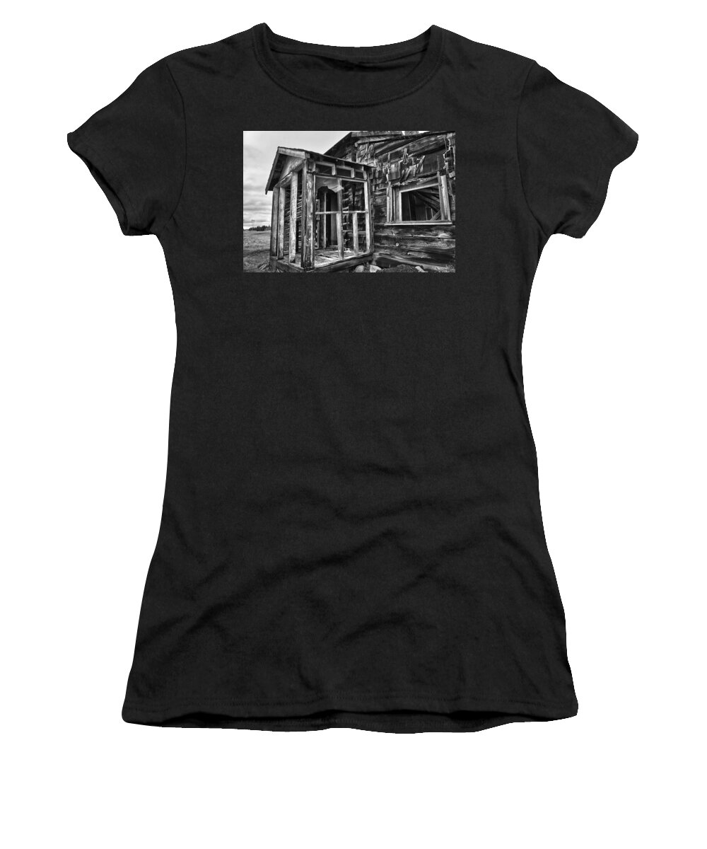 Theresa Tahara Women's T-Shirt featuring the photograph Old Prairie Home by Theresa Tahara