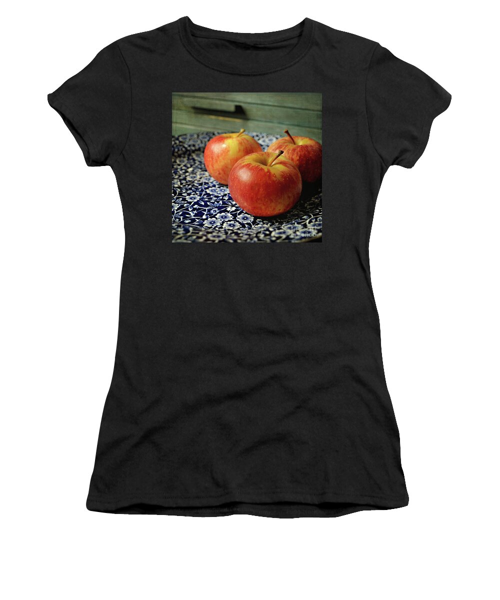 Red Apples Women's T-Shirt featuring the photograph Red Apples by Lyn Randle