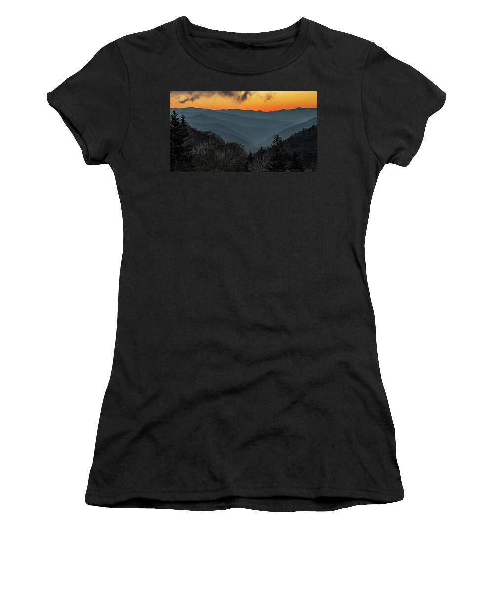 Oconaluftee Overlook Women's T-Shirt featuring the photograph Anticipation of Sunrise by Marcy Wielfaert