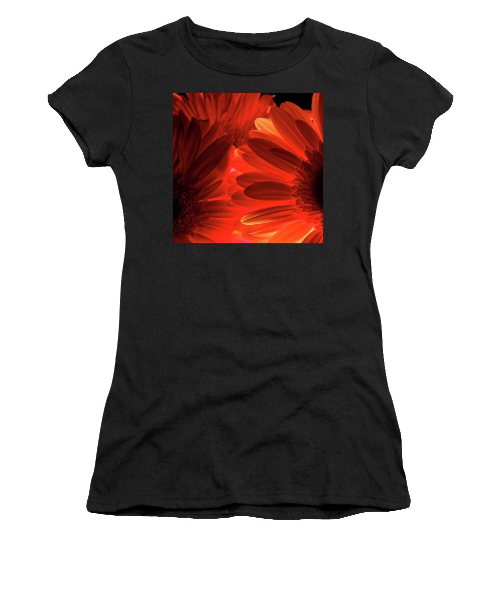 Macro Women's T-Shirt featuring the photograph Daisy 9396 by Julie Powell