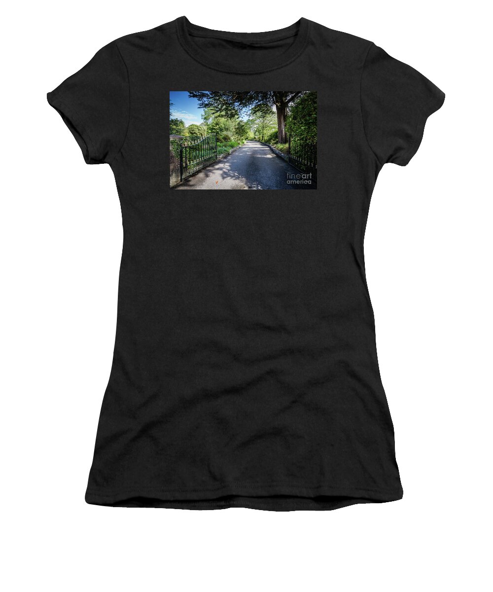 Kenmare Women's T-Shirt featuring the photograph Inviting by Eva Lechner