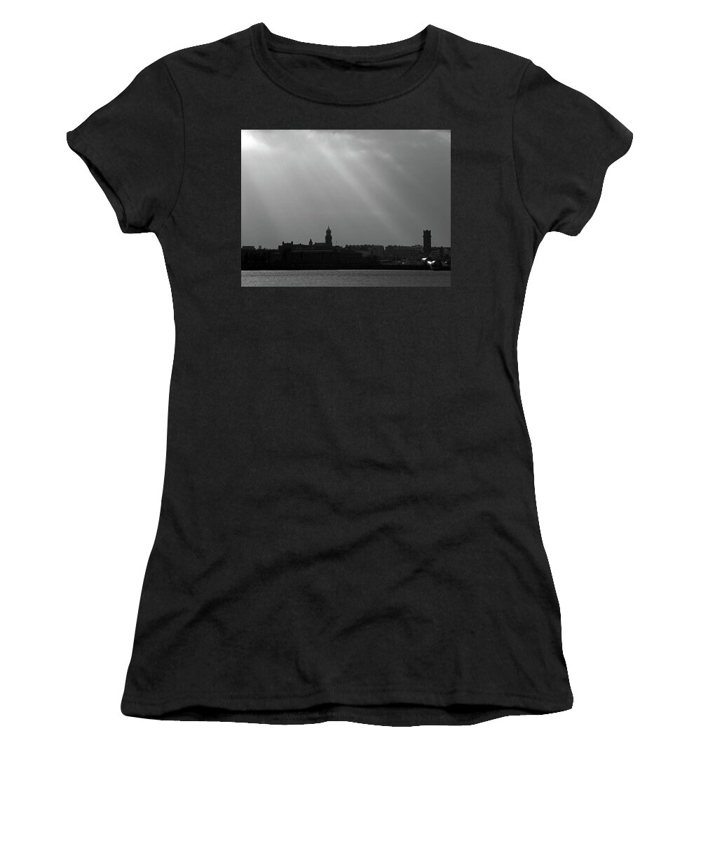 Liverpool; River Mersey; Black And White; Landscape; Cityscape; Skyline; Great Britain; Merseyside; Wirral Birkenhead; Sunbeams; Silhouette; Sky; Clouds; England; Women's T-Shirt featuring the photograph Mersey Sunbeams by Lachlan Main
