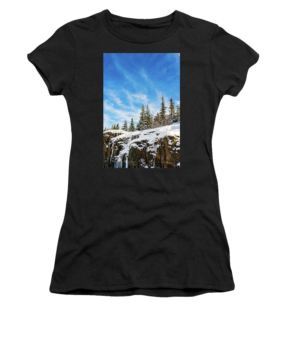 Landscapes Women's T-Shirt featuring the photograph Road To Mt. Washington by Claude Dalley