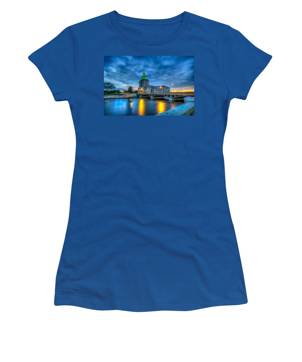 Cedar Rapids Women's T-Shirt featuring the photograph Cedar Rapids Mays Island at Sunset #2 by Anthony Doudt
