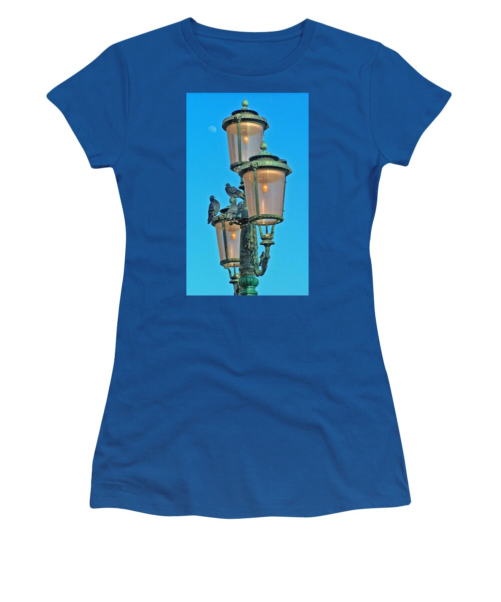 Birds Women's T-Shirt featuring the photograph Lamp Post by Jennifer Robin