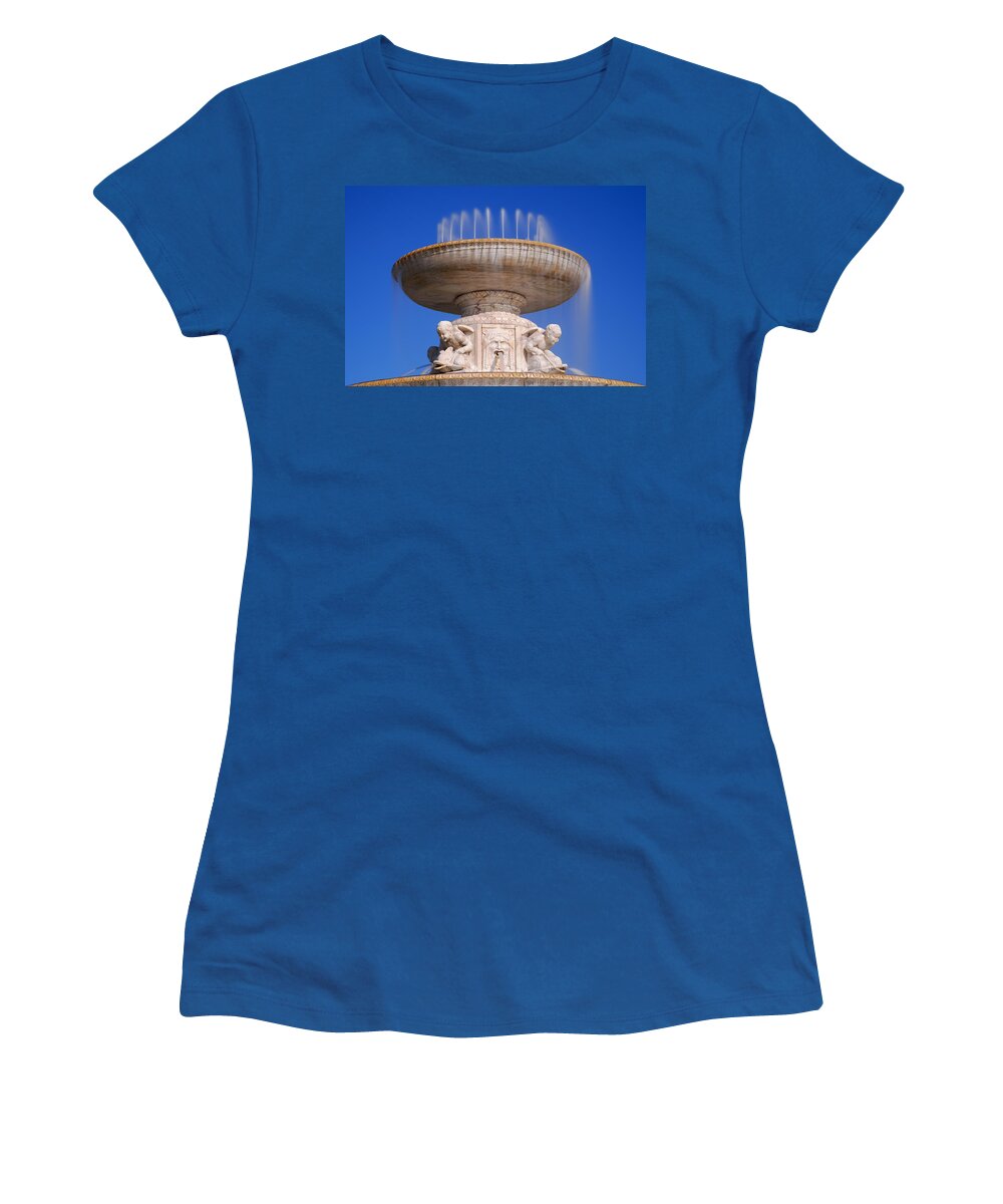 Belle Women's T-Shirt featuring the photograph The Belle Isle Scott Fountain #1 by Gordon Dean II
