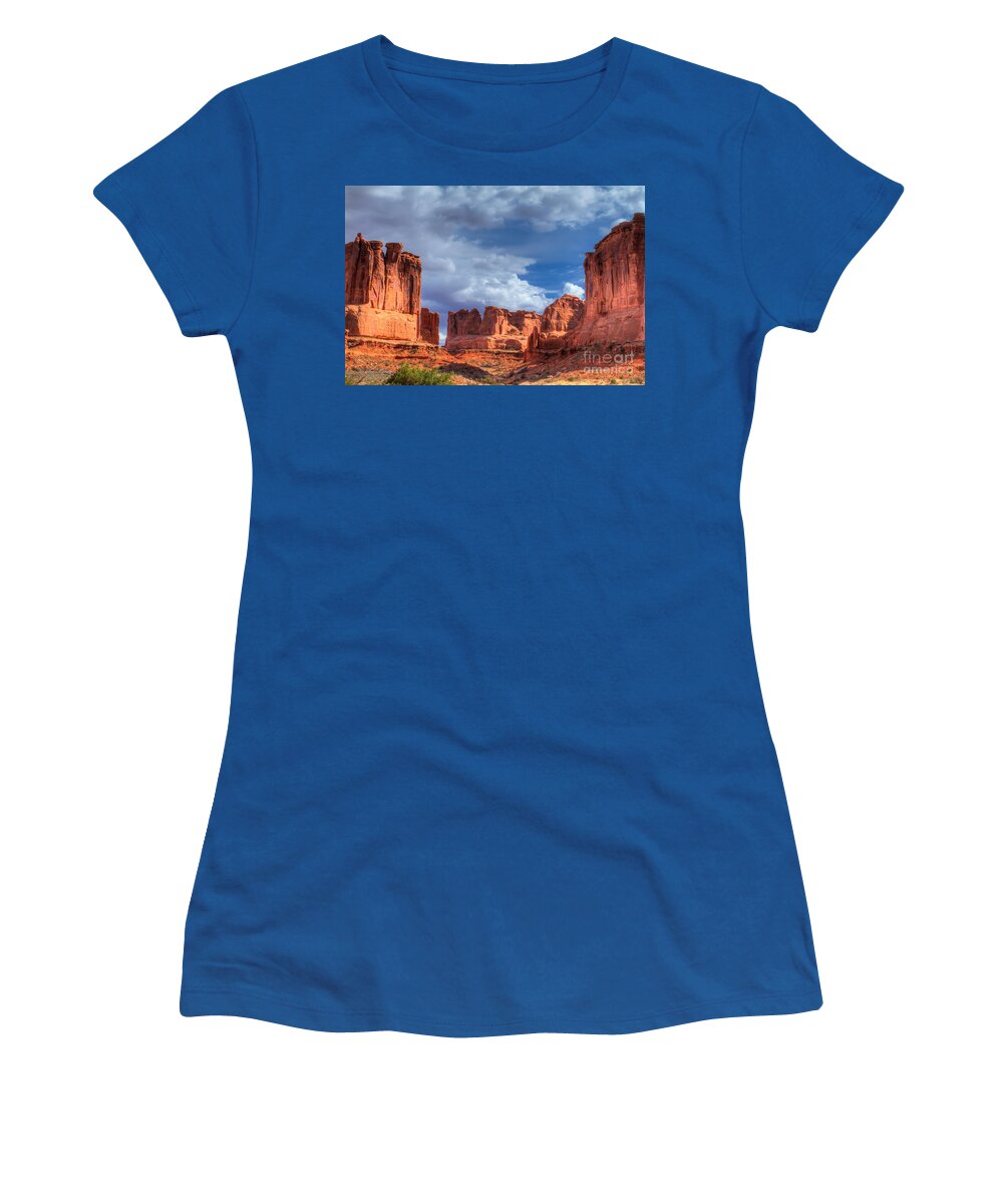 Arches National Park Women's T-Shirt featuring the photograph Park Avenue #2 by Sue Karski