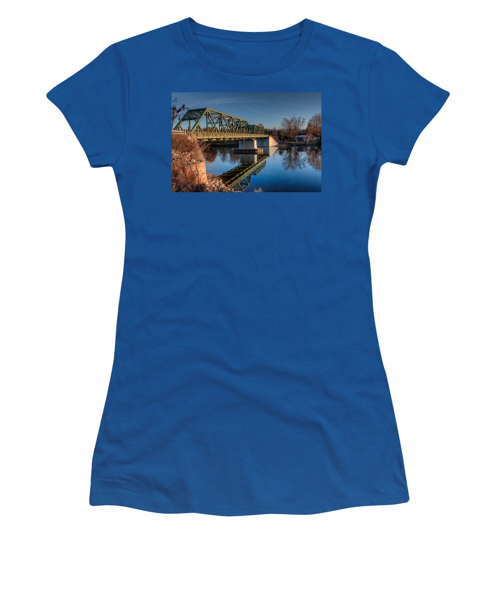 Hinmansville Women's T-Shirt featuring the photograph Hinmansville Bridge by Everet Regal