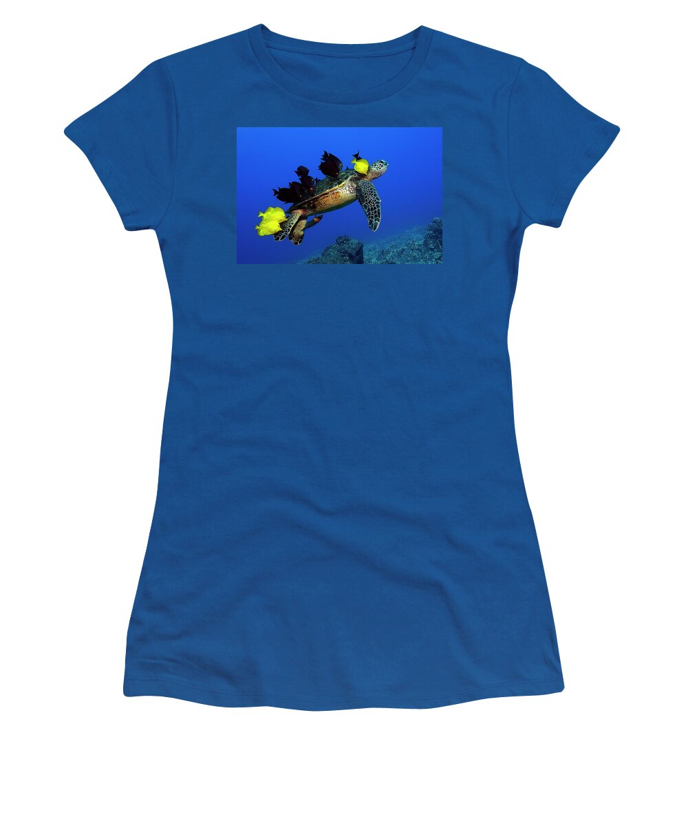 Hawaii Women's T-Shirt featuring the photograph Turtle grooming by Artesub