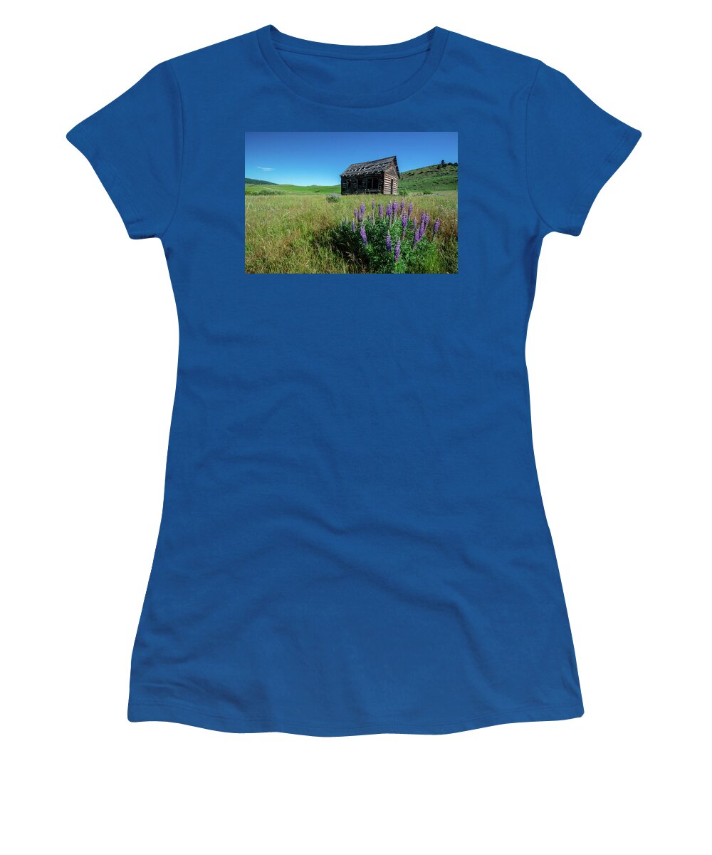 Spanish Creek Women's T-Shirt featuring the photograph Abandoned on the Prairie by Douglas Wielfaert