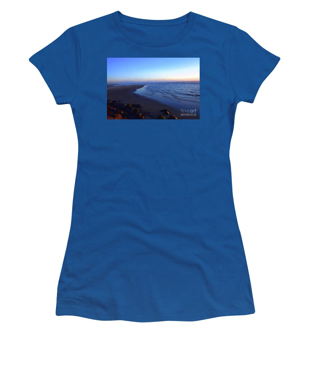 New Jersey Women's T-Shirt featuring the photograph Where The Sun Kissed The Sea by Robyn King