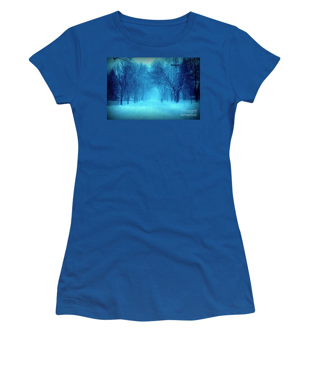United States Women's T-Shirt featuring the photograph Blue Chicago Blizzard by Frank J Casella