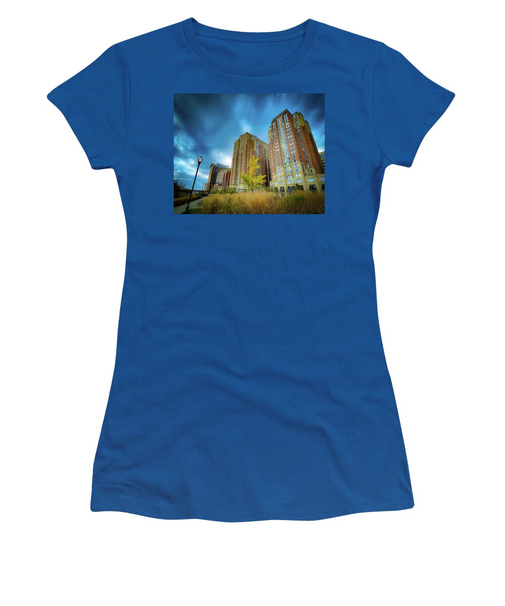 Buildings Women's T-Shirt featuring the photograph Fall Day in Carlyle by Lora J Wilson