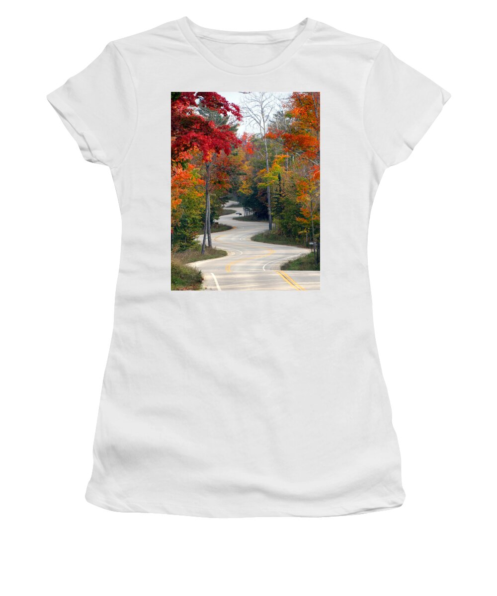North Port Women's T-Shirt featuring the photograph Swervy Road at North Port by David T Wilkinson