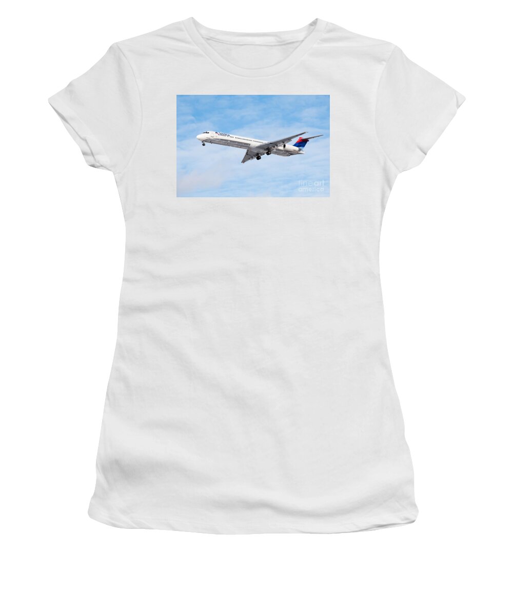 Dc-9 Super 80 Women's T-Shirt featuring the photograph Delta Air Lines McDonnell Douglas MD-88 Airplane Landing by Paul Velgos