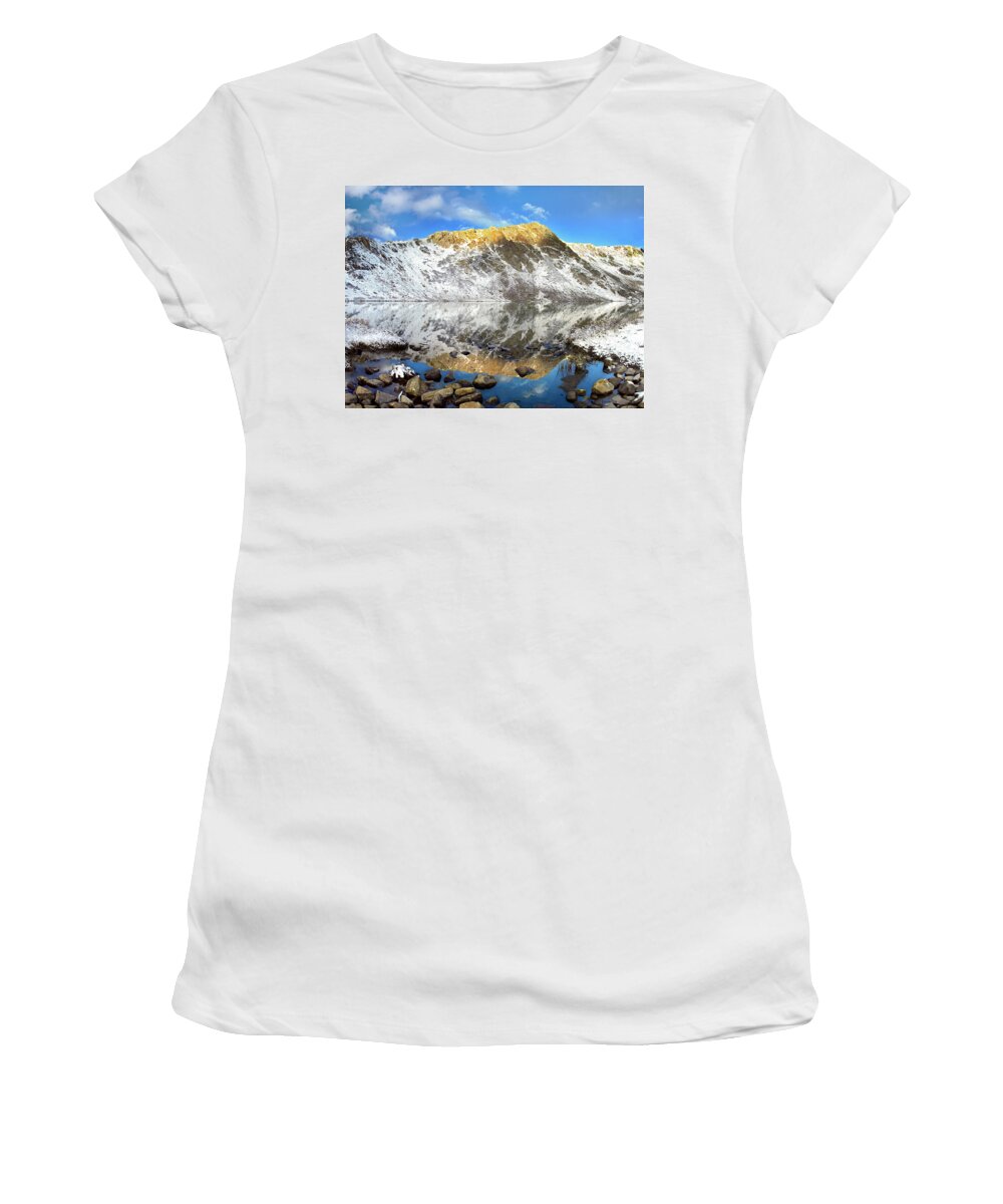 00175170 Women's T-Shirt featuring the photograph Geissler Mountain and Linkins Lake by Tim Fitzharris