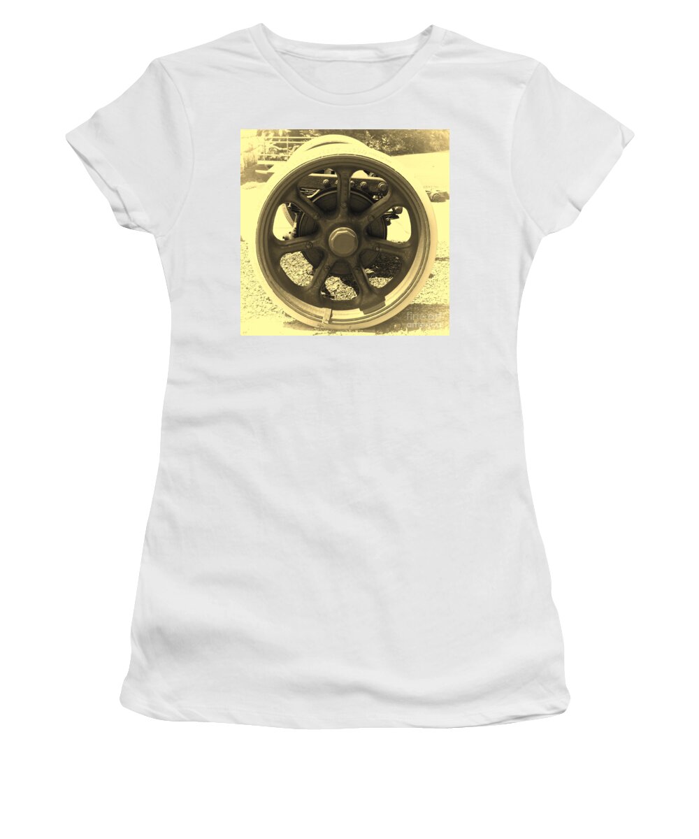 Quincy Illinois Women's T-Shirt featuring the photograph History - WWI Caisson - Luther Fine Art by Luther Fine Art