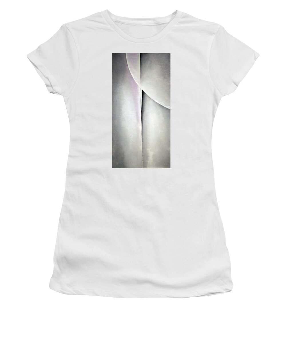 Line And Curve Women's T-Shirt featuring the photograph O'Keeffe's Line And Curve by Cora Wandel