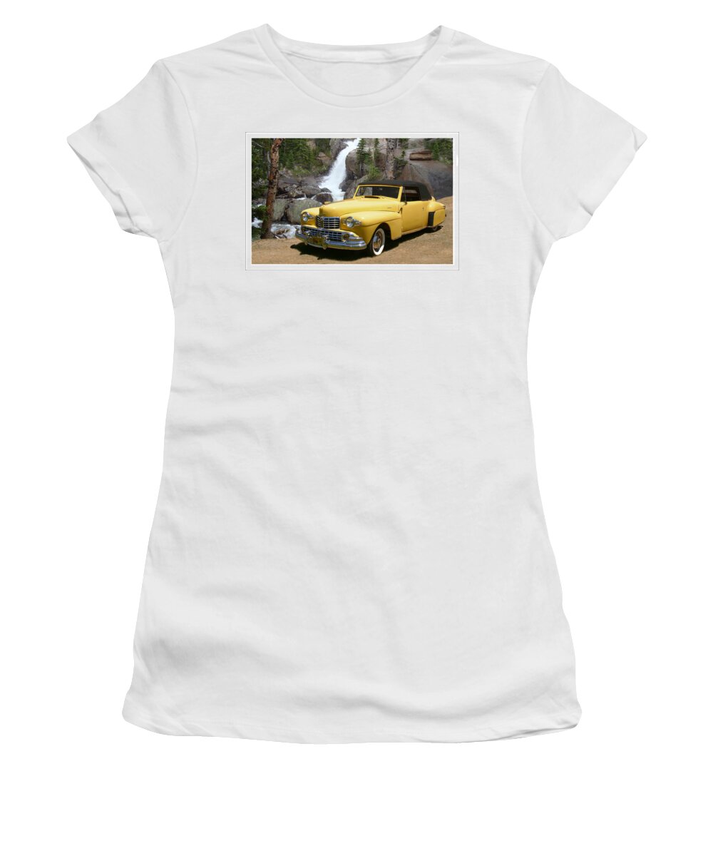 The Lincoln Continental Was Introduced In 1939 And Established A New Standard For Ford�s Luxury Brand Women's T-Shirt featuring the photograph 1946 Lincoln Continental Divide by Jack Pumphrey