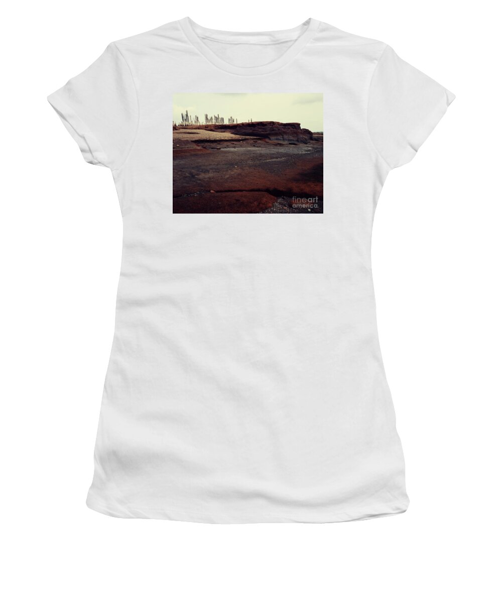 Landscape Women's T-Shirt featuring the photograph From the Sea by RicharD Murphy