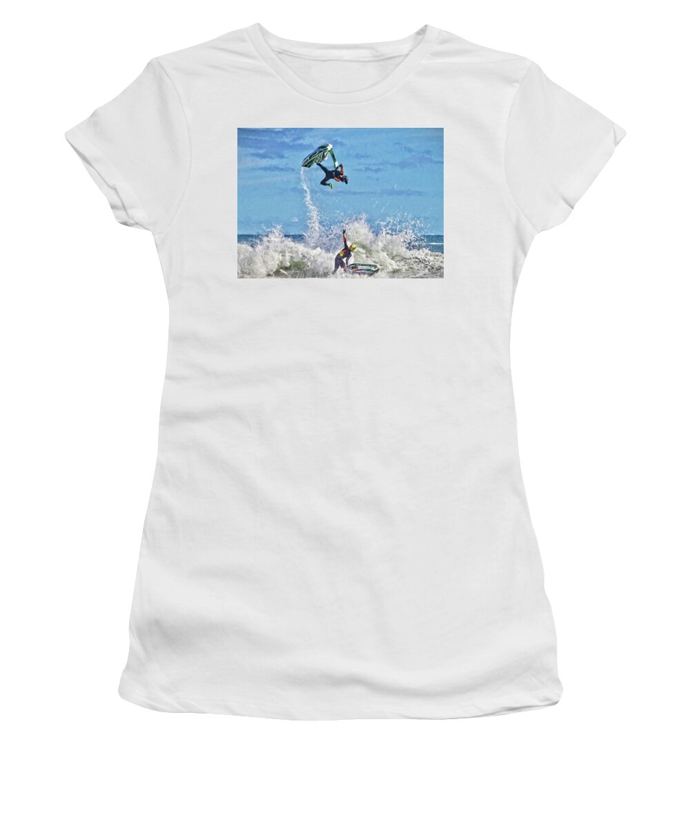 Alicegipsonphotographs Women's T-Shirt featuring the photograph Gotcha by Alice Gipson