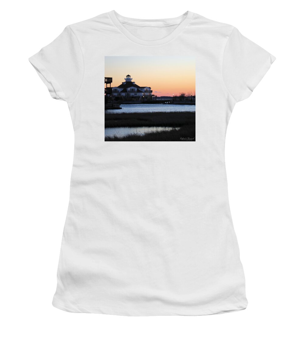 Buiding Women's T-Shirt featuring the photograph Fading Light of Day by Robert Banach