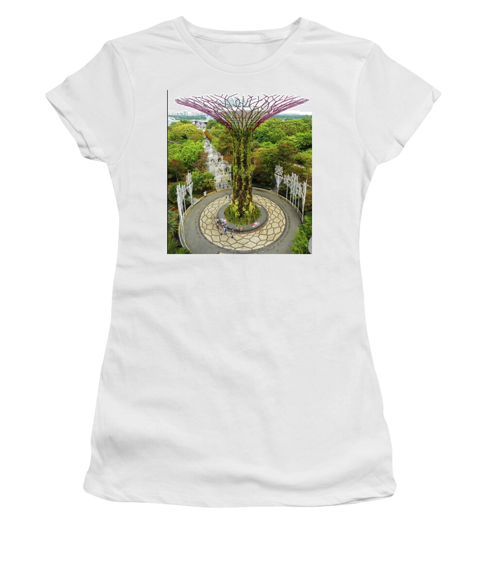 Gardens By The Bay Women's T-Shirt featuring the photograph Super Trees 30 by Ron Kandt