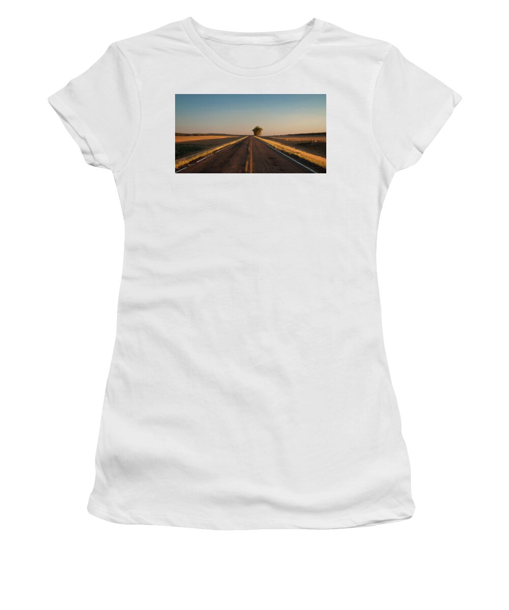 Colorado Women's T-Shirt featuring the photograph Westward Horizon by Julia McHugh