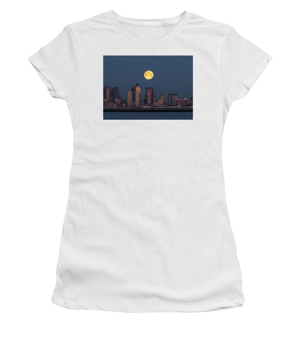 Boston Women's T-Shirt featuring the photograph Boston Moonset by Rob Davies