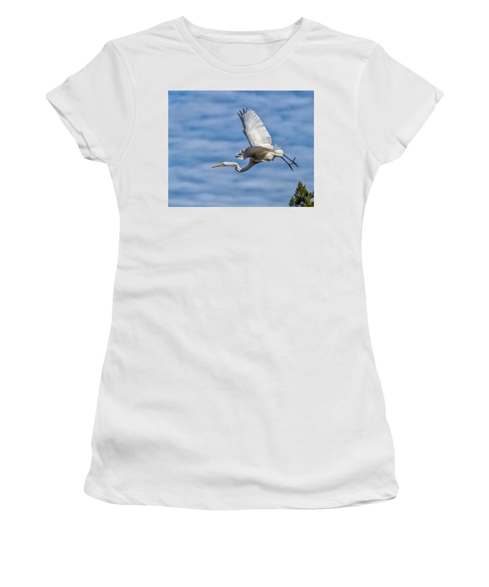 Skidaway Island Women's T-Shirt featuring the photograph Freestyle by Ray Silva