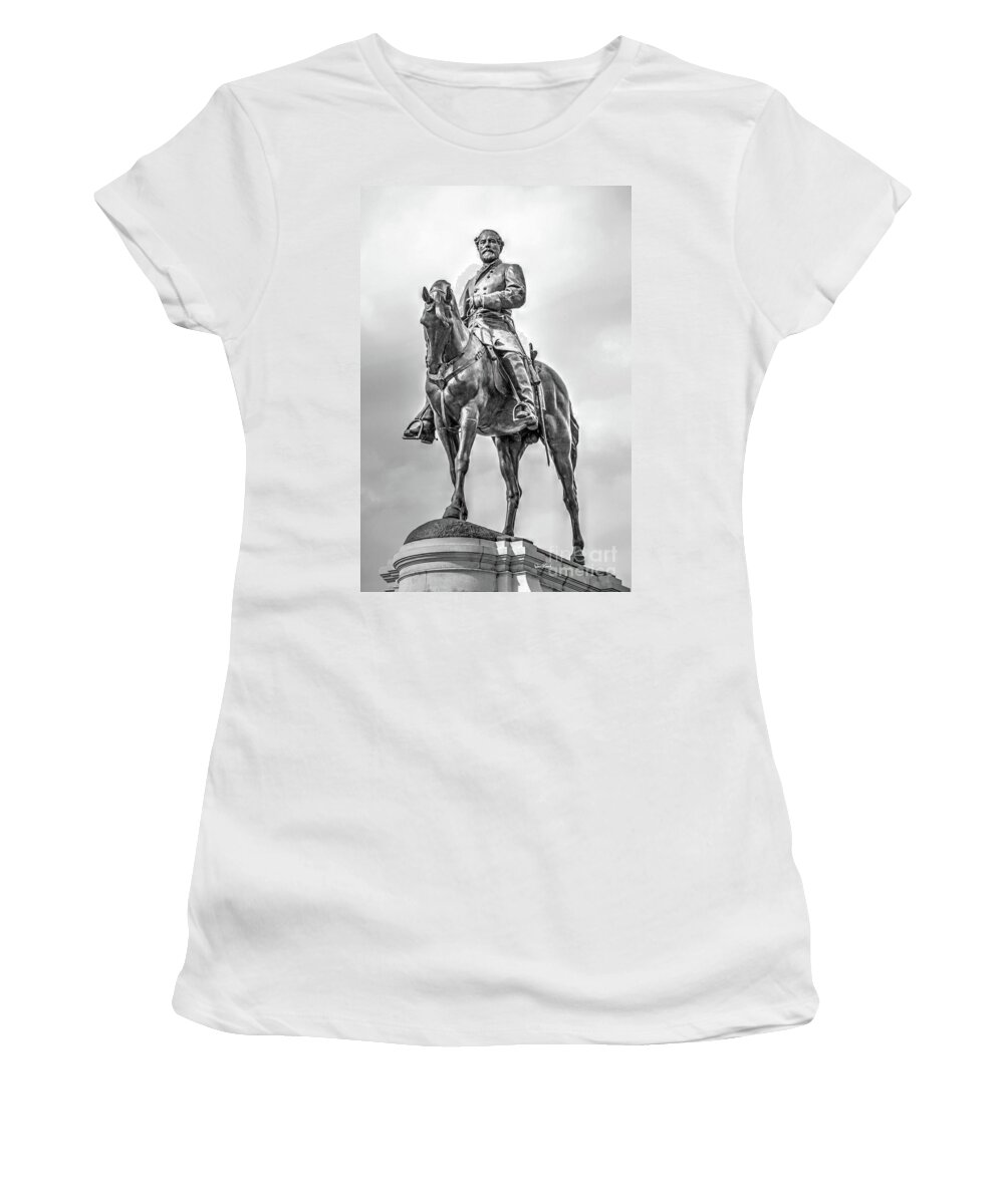 Robert E Lee Monument Women's T-Shirt featuring the photograph Richmond VA Virginia Art - Robert E Lee Monument - In Black and White by Dave Lynch