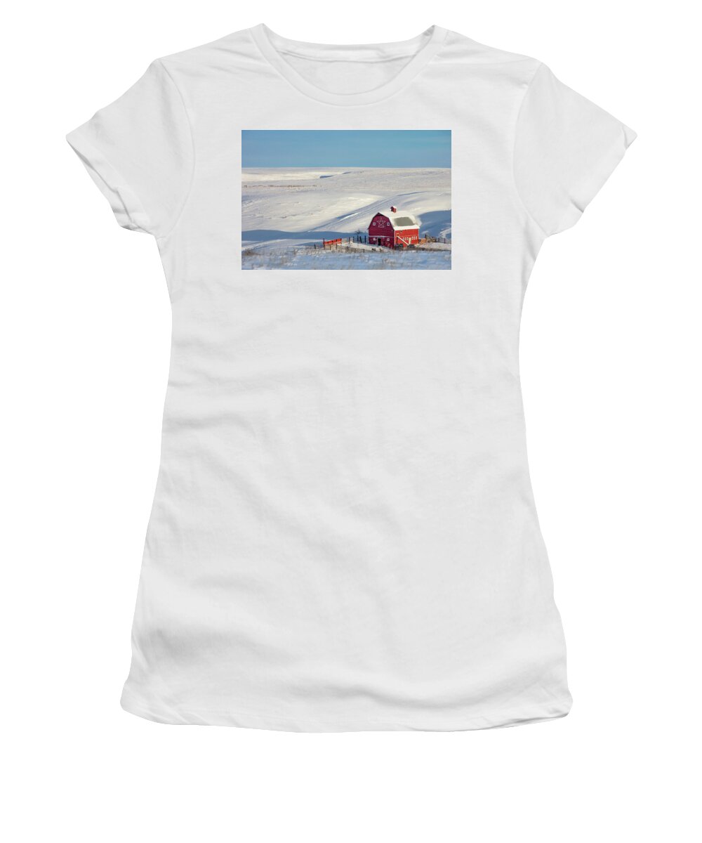Chinook Women's T-Shirt featuring the photograph Star Barn by Todd Klassy