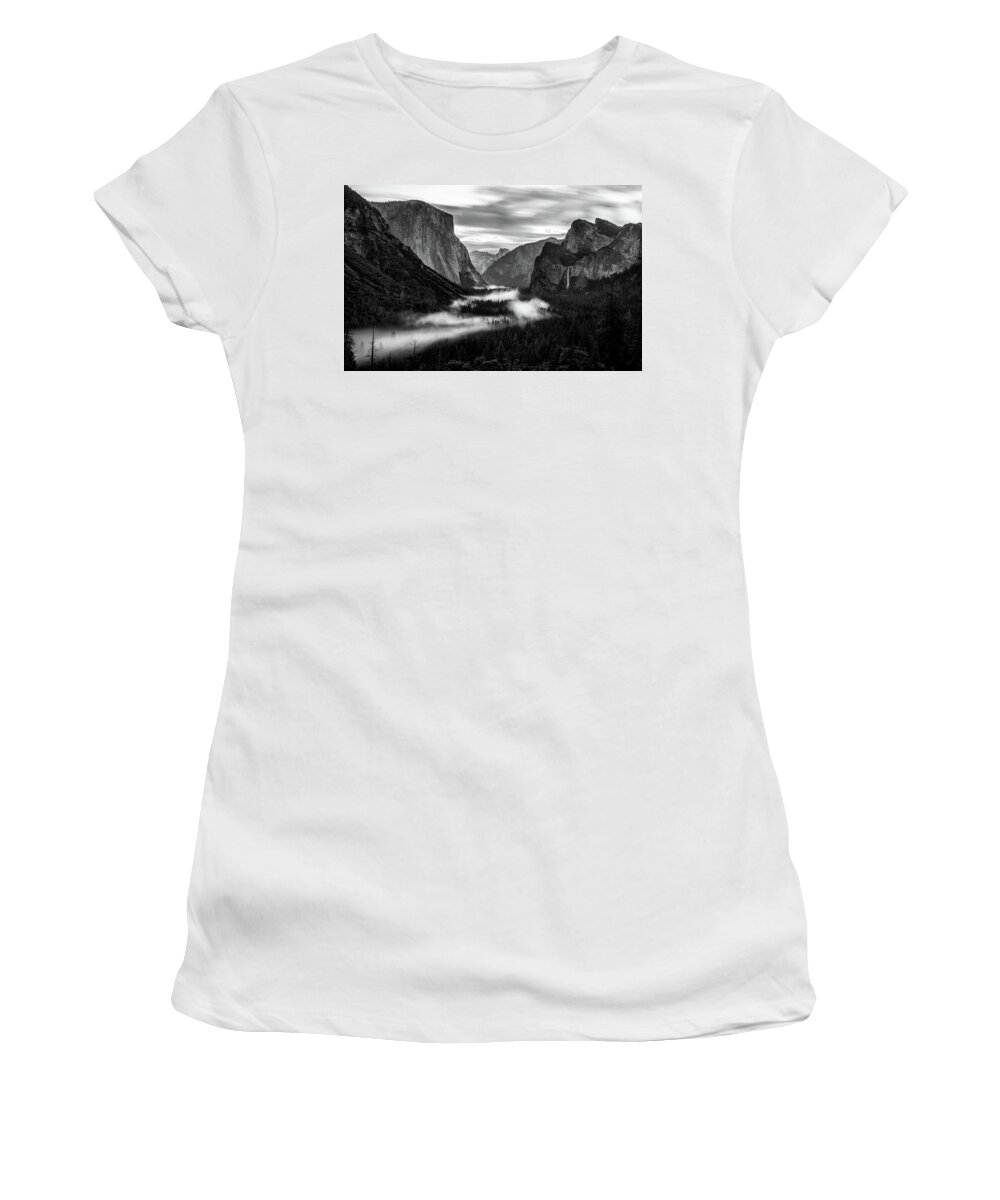 Black And White Women's T-Shirt featuring the photograph Yosemite fog 1 by Stephen Holst