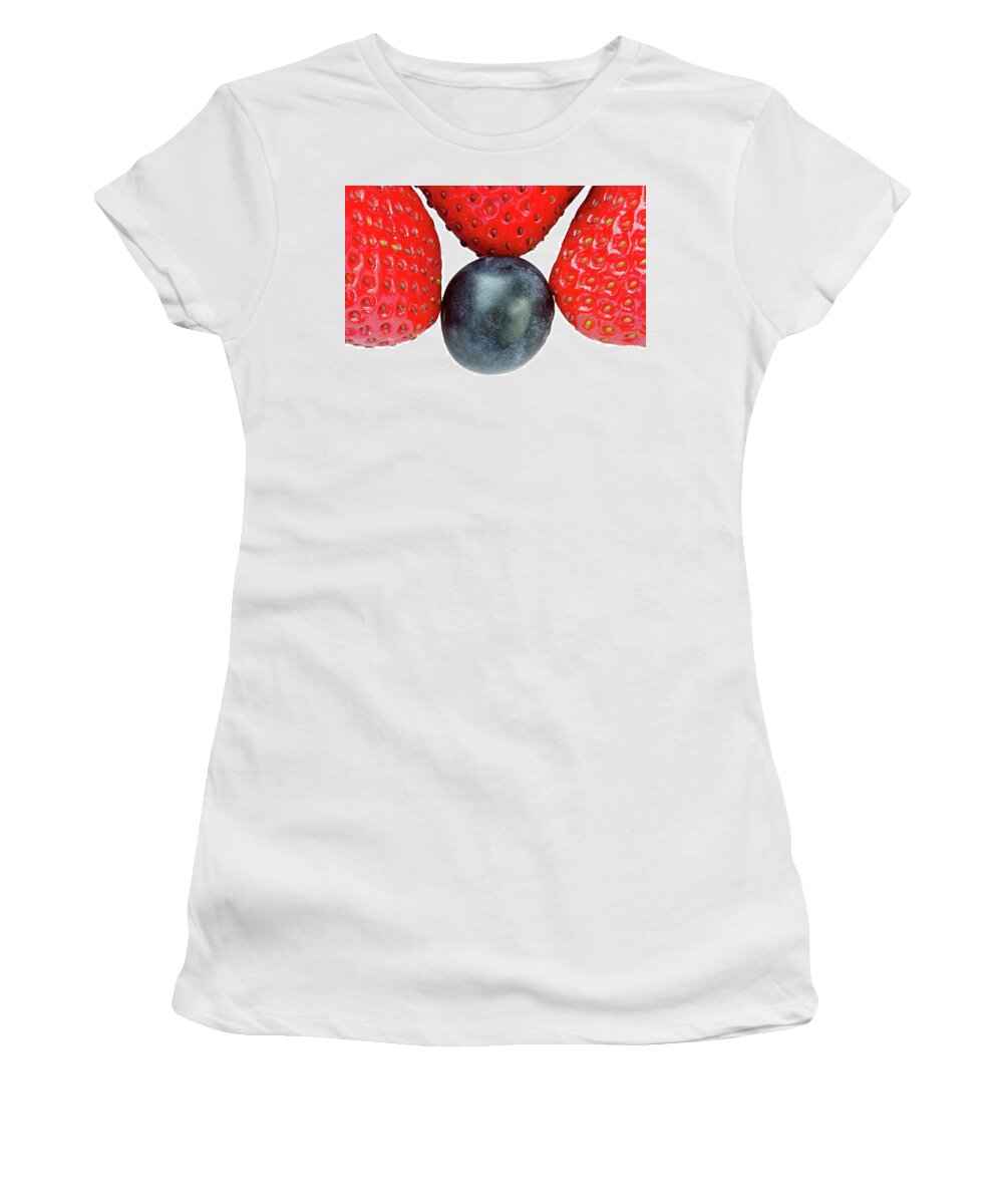 Blueberry Women's T-Shirt featuring the photograph A Meeting Of Four Berries by Gary Slawsky
