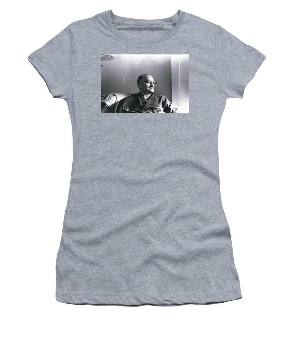 Man Women's T-Shirt featuring the photograph Bop's Halo by Rory Siegel