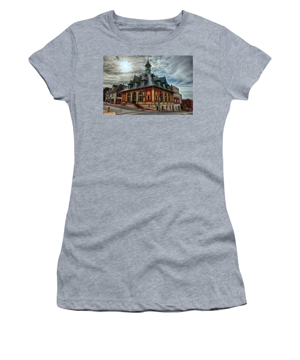 Clarksville Women's T-Shirt featuring the photograph Customs House Museum by Dan McManus