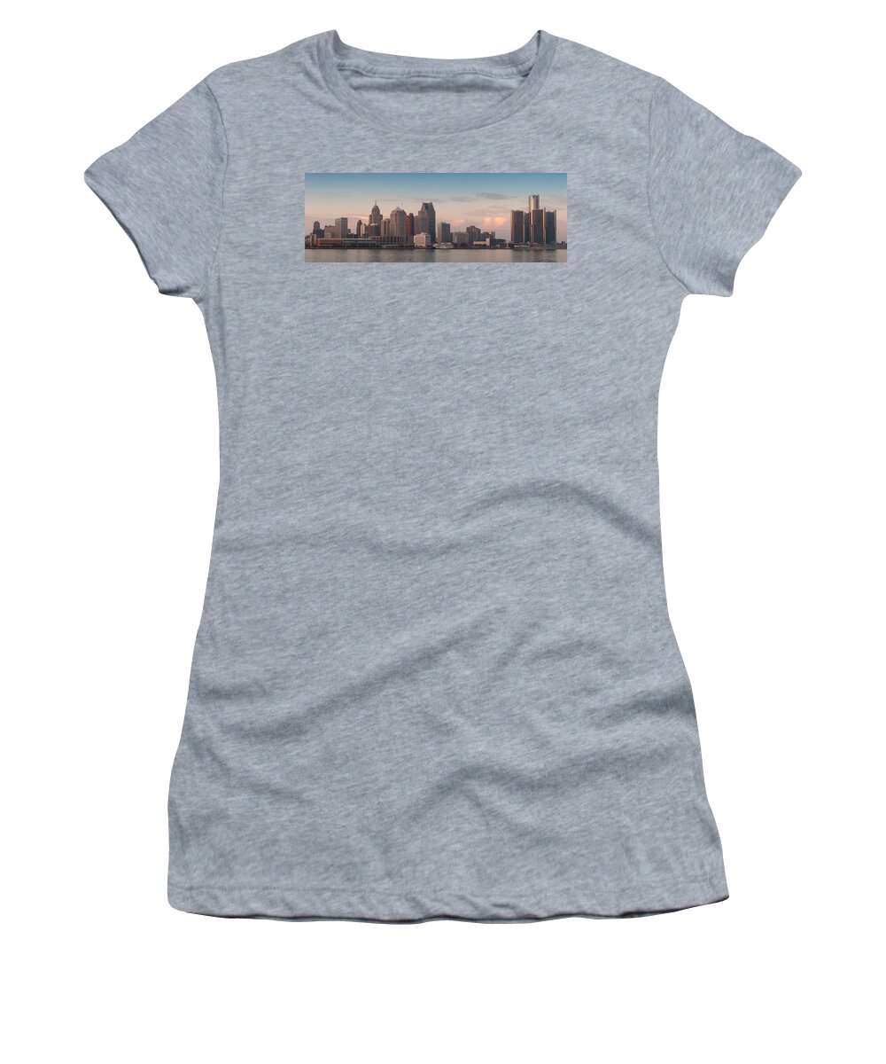 Detroit Women's T-Shirt featuring the photograph Detroit at dusk by Andreas Freund
